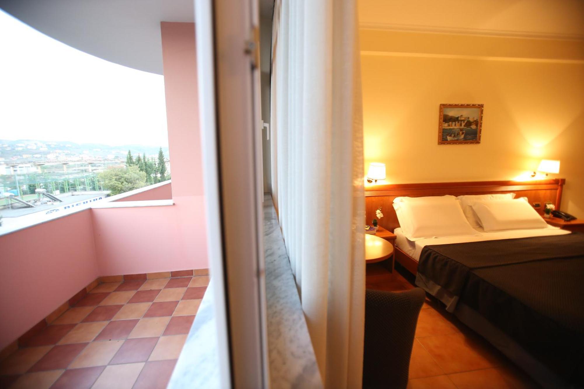 Hotel Continental Vora Kültér fotó