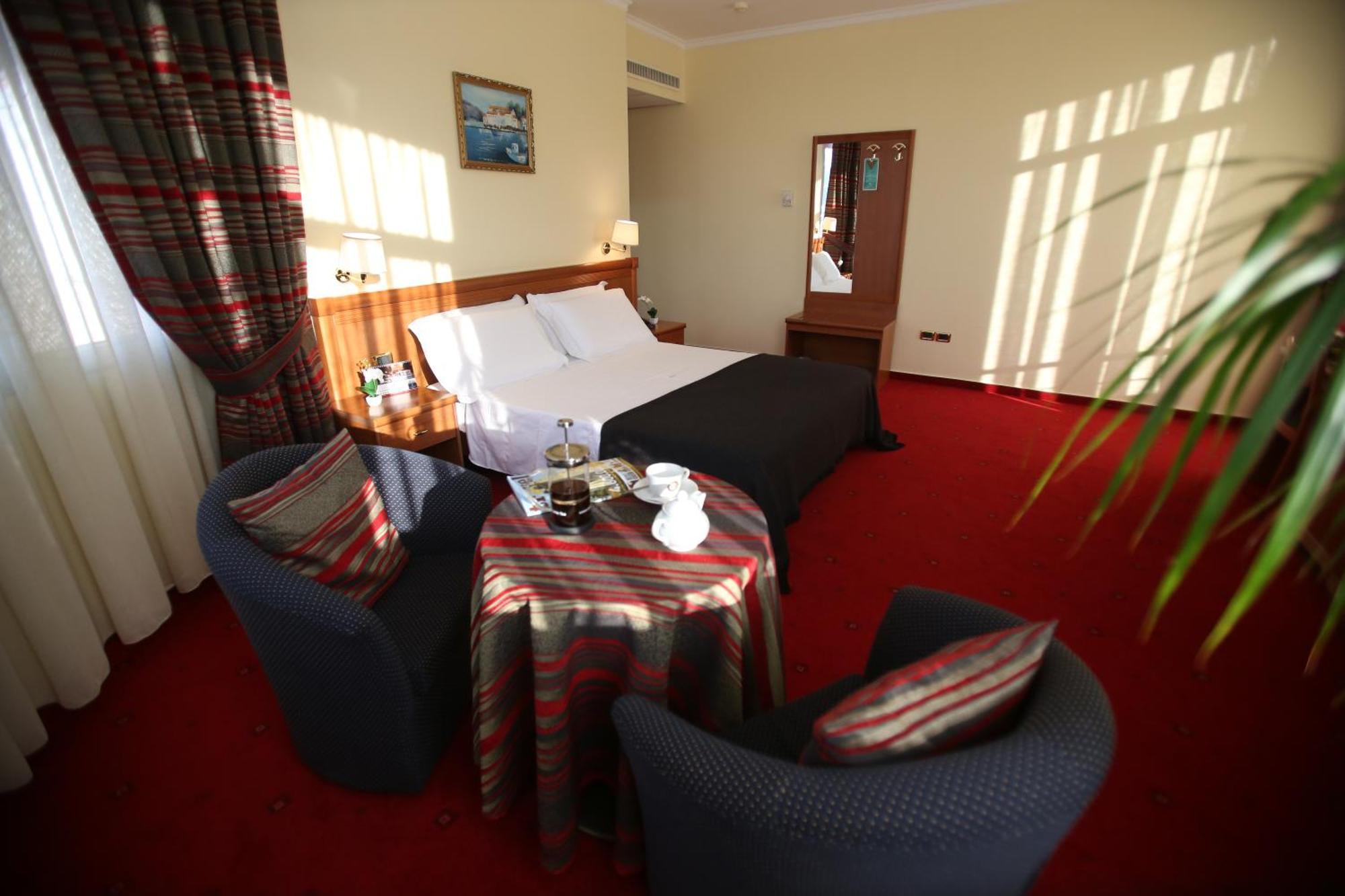 Hotel Continental Vora Szoba fotó
