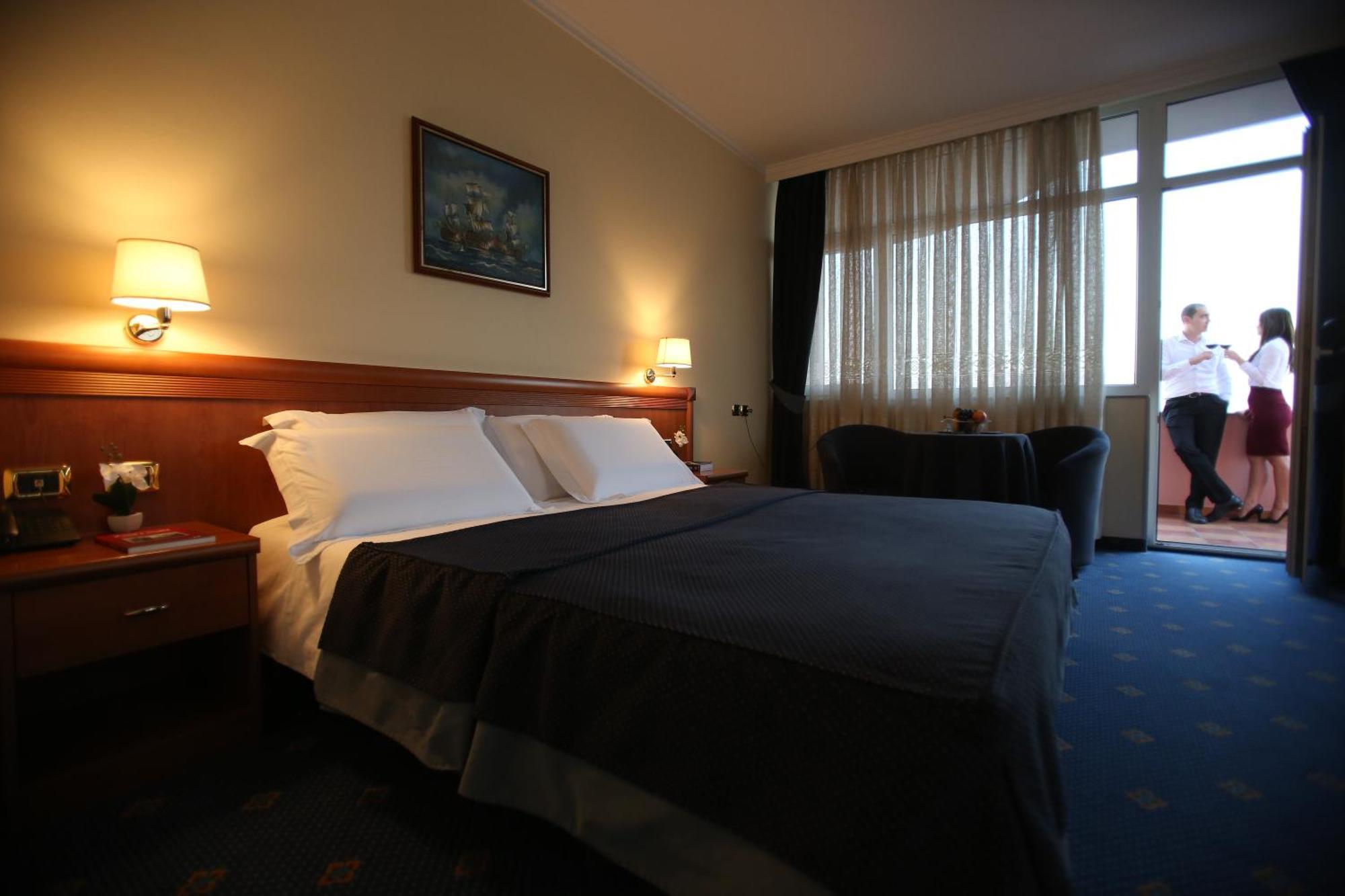 Hotel Continental Vora Szoba fotó