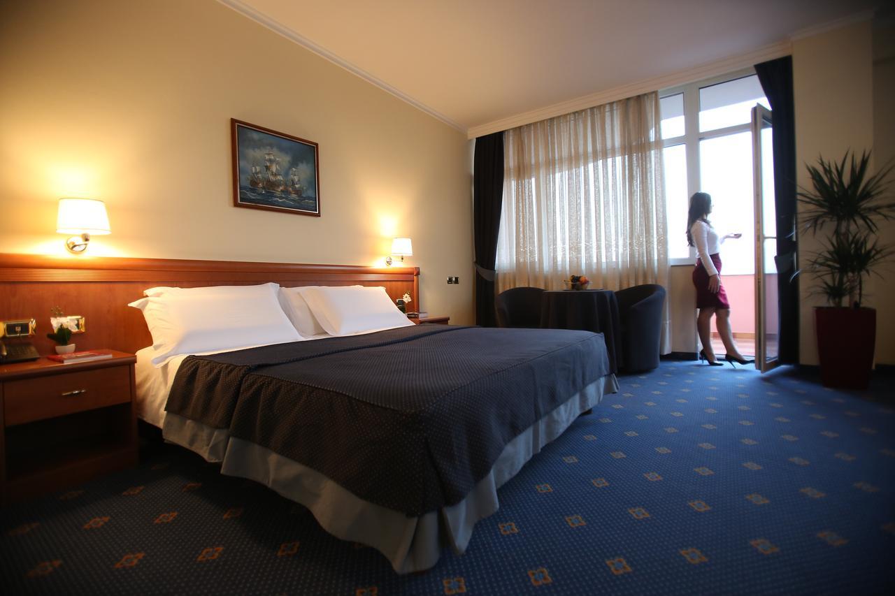 Hotel Continental Vora Kültér fotó