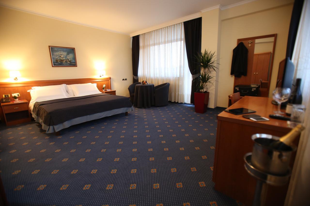 Hotel Continental Vora Kültér fotó