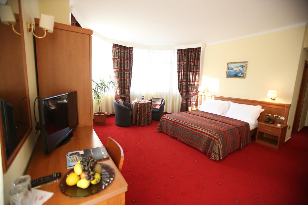 Hotel Continental Vora Kültér fotó