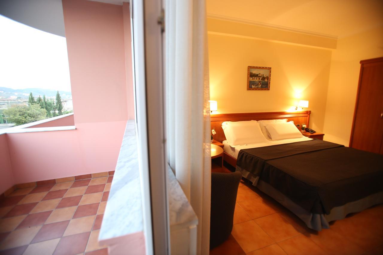 Hotel Continental Vora Kültér fotó