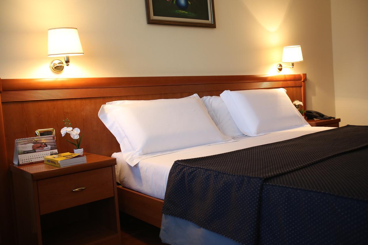 Hotel Continental Vora Szoba fotó