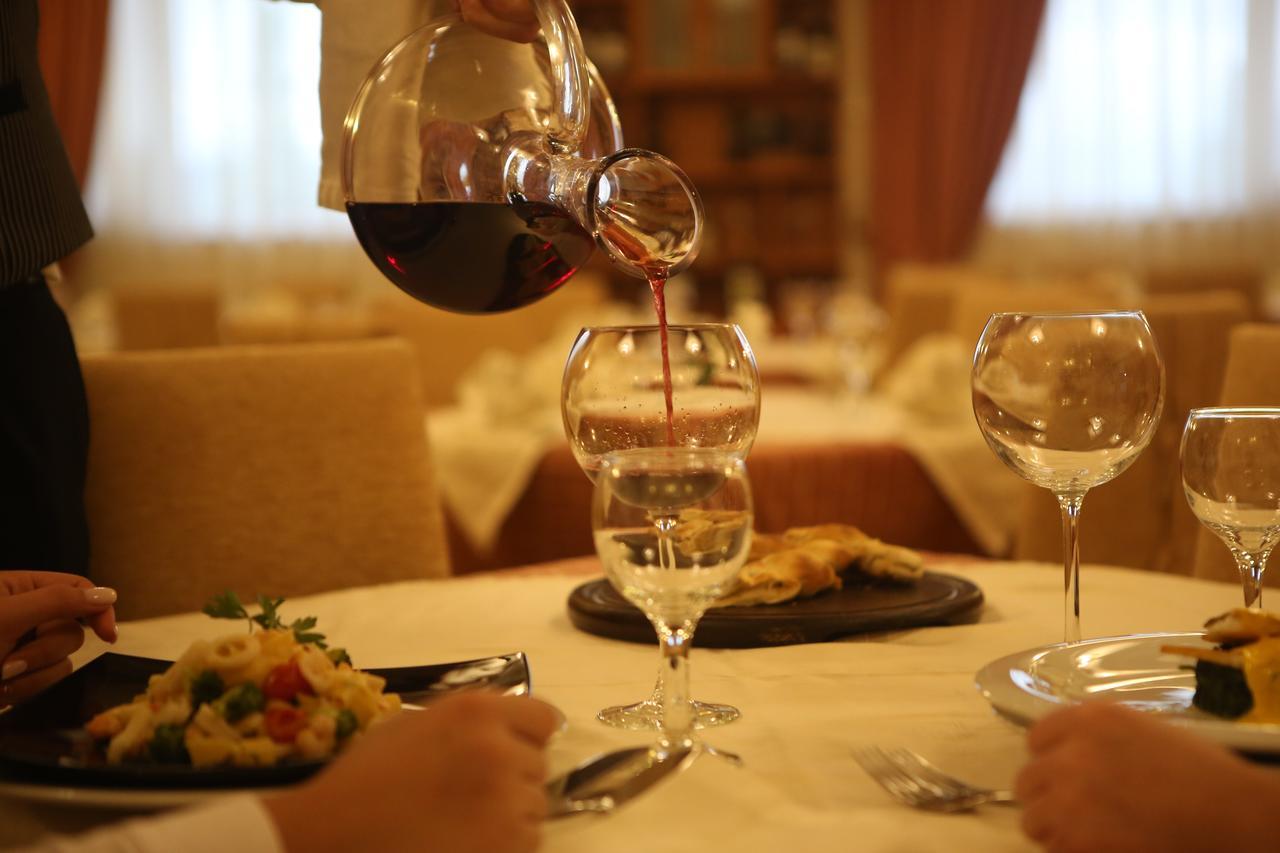 Hotel Continental Vora Kültér fotó
